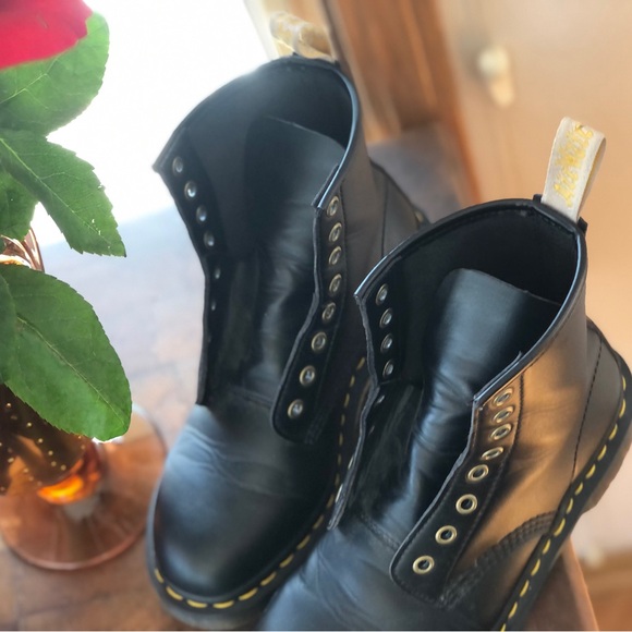 DOC MARTENS Black Boots Classic  🖤 - Picture 11 of 12